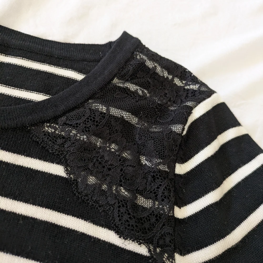 IZ Byer Sweater 3/4 Sleeve Striped‎ Black & White Lace Shoulders Women’s